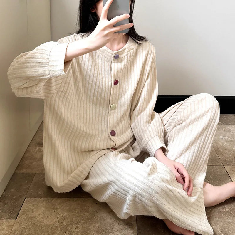 Pajamas for women in autumn and winter, thickened cashmere warm suits, German velvet home clothes, can be worn outside in winter