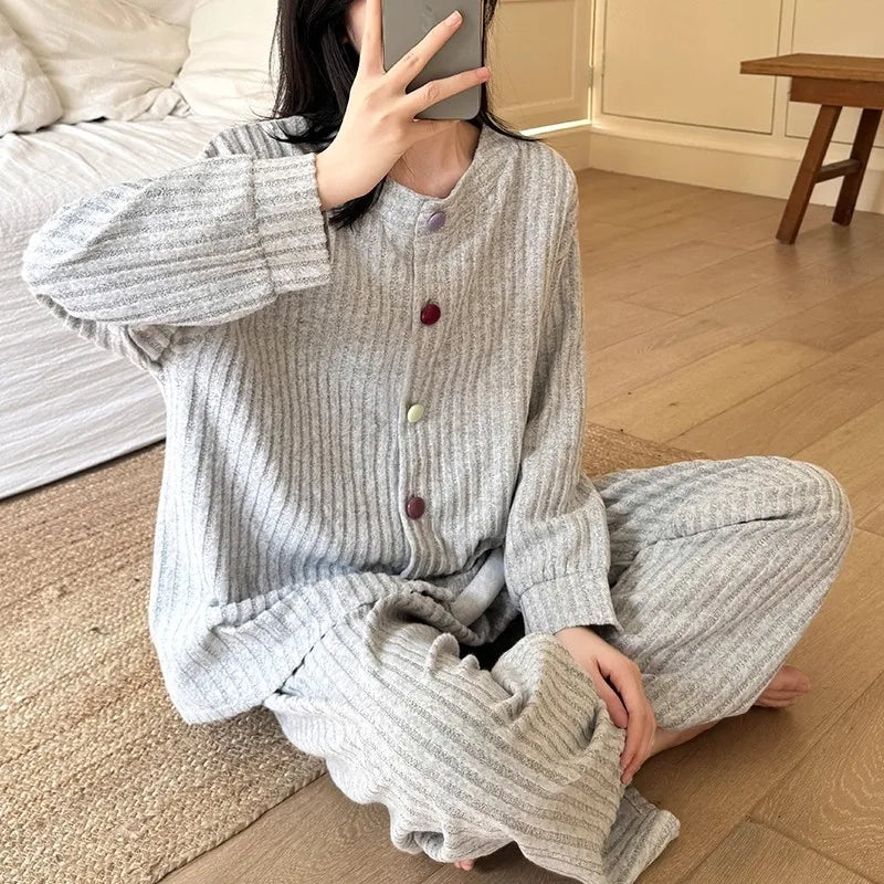 Pajamas for women in autumn and winter, thickened cashmere warm suits, German velvet home clothes, can be worn outside in winter